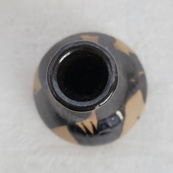 Beautiful Pottery Bud Vase - Picture 4 of 9